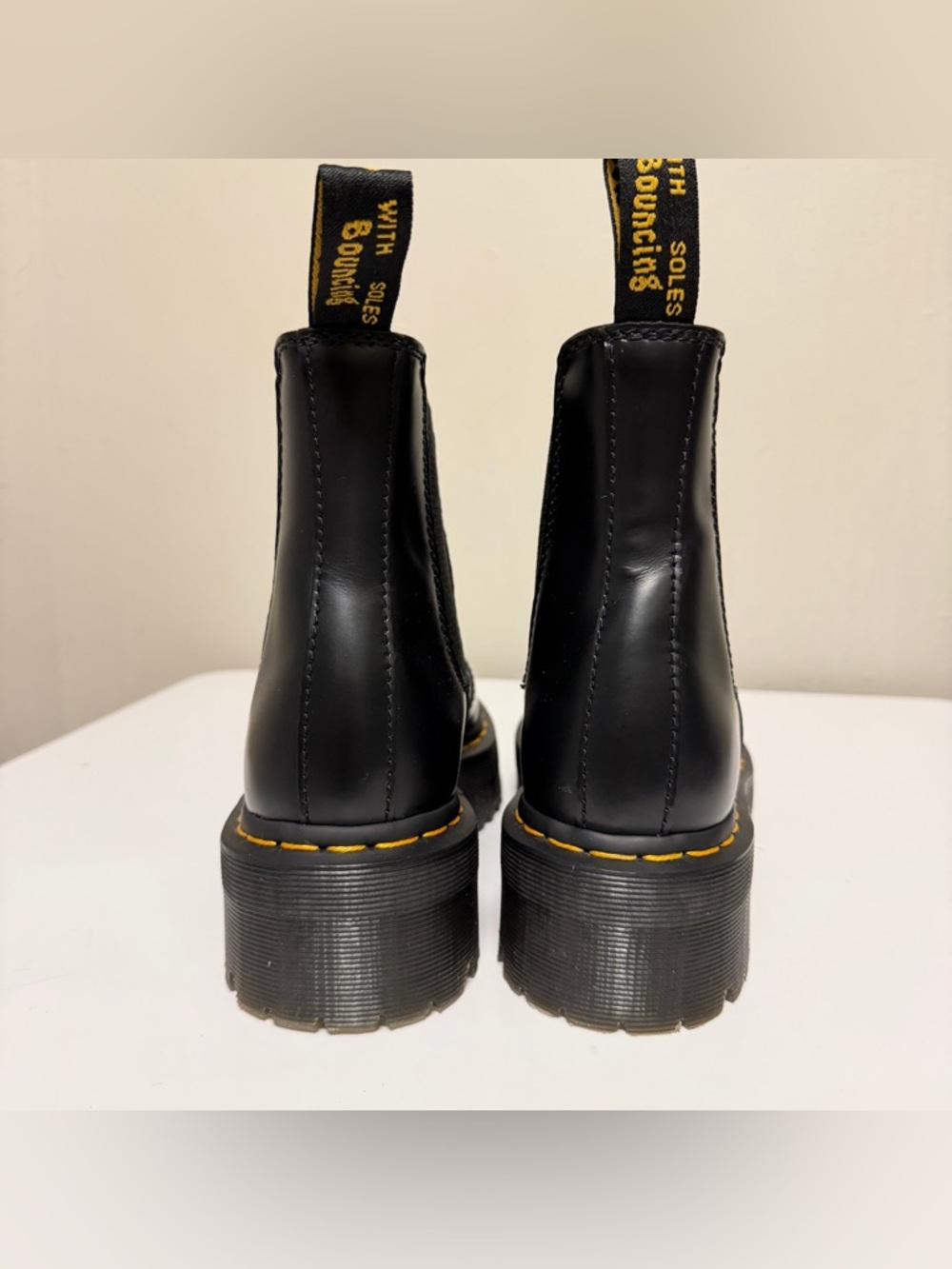 Dr. Martens 2976 Quad Smooth Leather Platform Chelsea Boots Women’s US 8 UK 6 - Picture 4 of 10